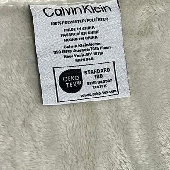 Calvin klein plush throw light - Picture 6 of 7